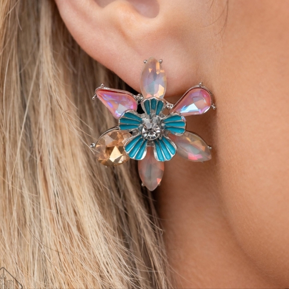 paparazzi Jewelry - Hamptons Habit Multi Earrings  Post New SALE